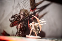 Gra Planszowa Primal: Przebudzenie figurka bohatera