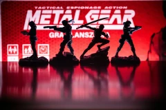 metal-gear-solid-planszowka-figurki-bohaterow-logo-gra-planszowa.webp